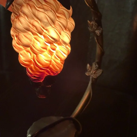 Vintage Grape Cluster Table Lamp - Picture 4 of 7
